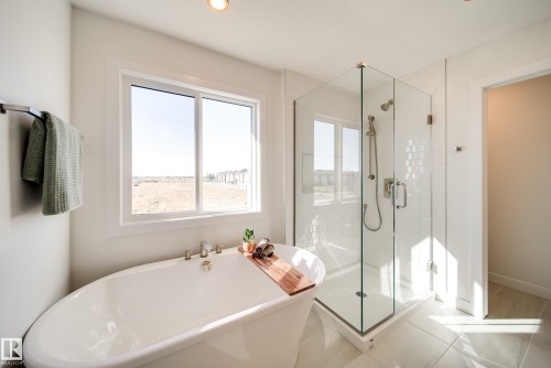 77 Chartres Close, St. Albert, AB - Indoor Photo Showing Bathroom