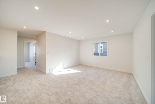 77 Chartres Close, St. Albert, AB - Indoor Photo Showing Other Room