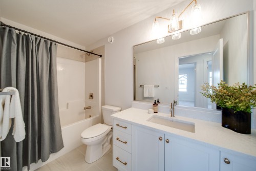 77 Chartres Close, St. Albert, AB - Indoor Photo Showing Bathroom