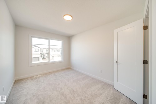 77 Chartres Close, St. Albert, AB - Indoor Photo Showing Other Room