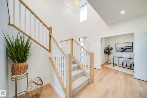 77 Chartres Close, St. Albert, AB - Indoor Photo Showing Other Room