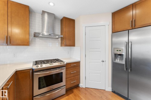 5152 4 Avenue, Edmonton, AB - Indoor Photo Showing Kitchen With Upgraded Kitchen