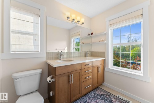 5152 4 Avenue, Edmonton, AB - Indoor Photo Showing Bathroom