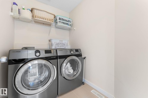 5152 4 Avenue, Edmonton, AB - Indoor Photo Showing Laundry Room