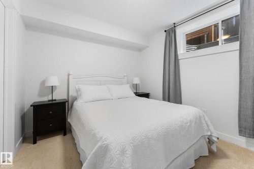 5152 4 Avenue, Edmonton, AB - Indoor Photo Showing Bedroom