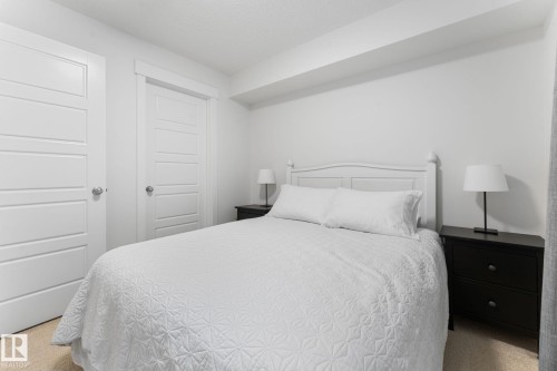 5152 4 Avenue, Edmonton, AB - Indoor Photo Showing Bedroom
