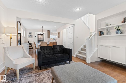 5152 4 Avenue, Edmonton, AB - Indoor Photo Showing Living Room