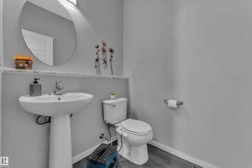 2611 Price Common, Edmonton, AB - Indoor Photo Showing Bathroom