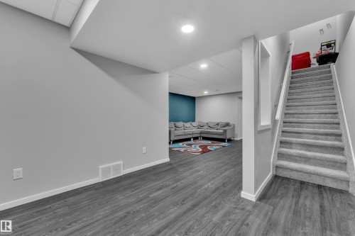 2611 Price Common, Edmonton, AB - Indoor Photo Showing Other Room