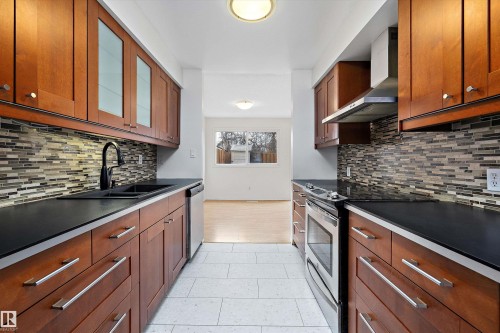 47 Royal Road, Edmonton, AB - Indoor Photo Showing Kitchen With Double Sink