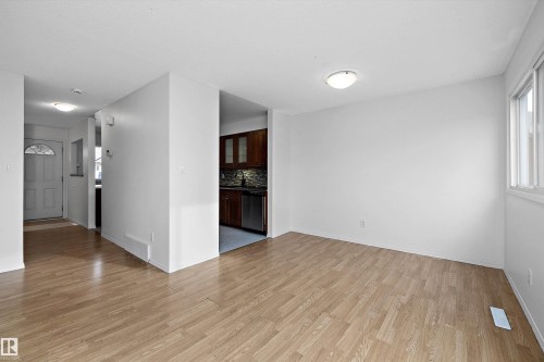 47 Royal Road, Edmonton, AB - Indoor Photo Showing Other Room
