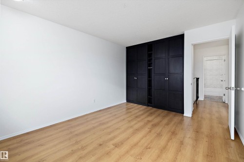 47 Royal Road, Edmonton, AB - Indoor Photo Showing Other Room