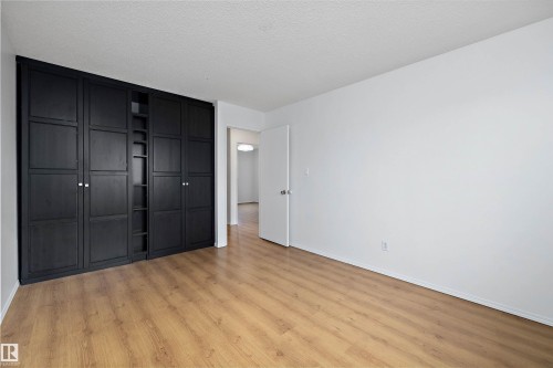 47 Royal Road, Edmonton, AB - Indoor Photo Showing Other Room