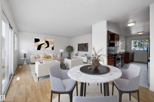 47 Royal Road, Edmonton, AB - Indoor Photo Showing Other Room