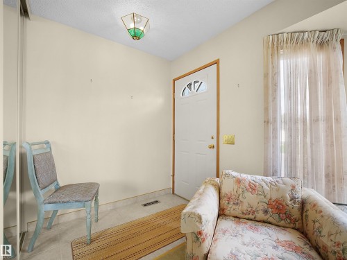 10711 24 Avenue, Edmonton, AB - Indoor