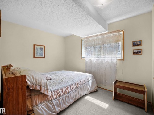 10711 24 Avenue, Edmonton, AB - Indoor Photo Showing Bedroom