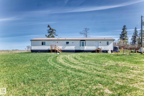 56432 HWY 777  Rural Barrhead County, AB T7N 0L6