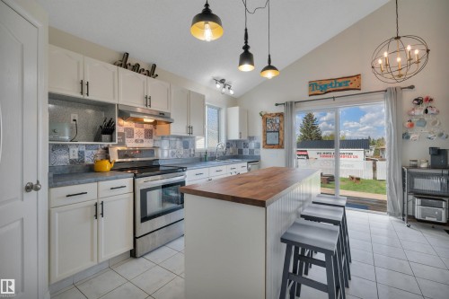 10 Campbell Road, Leduc, AB - Indoor Photo Showing Kitchen