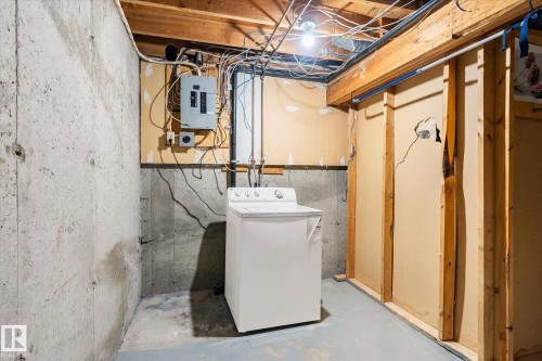 6320 184 Street, Edmonton, AB - Indoor Photo Showing Laundry Room