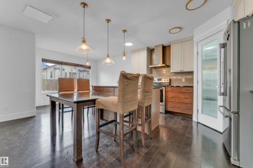 3219 16 Avenue, Edmonton, AB 