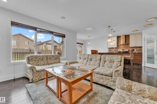3219 16 Avenue, Edmonton, AB 