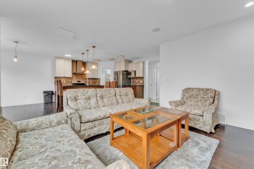 3219 16 Avenue, Edmonton, AB 