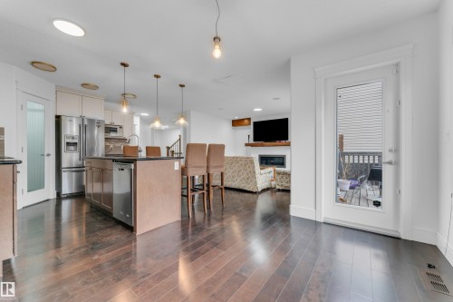 3219 16 Avenue, Edmonton, AB 