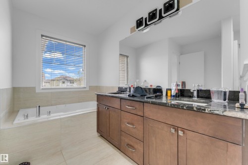 3219 16 Avenue, Edmonton, AB 
