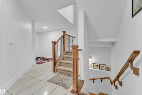 3219 16 Avenue, Edmonton, AB 