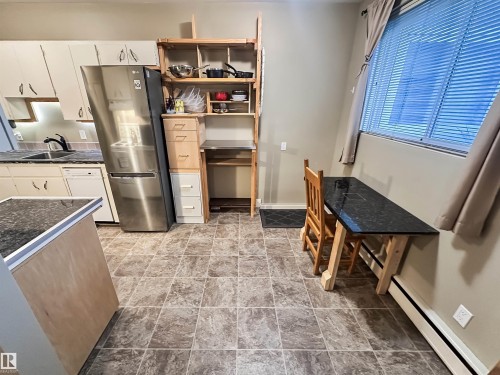 3 8406 104 Street, Edmonton, AB - Indoor