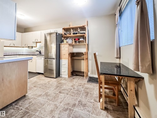 3 8406 104 Street, Edmonton, AB - Indoor Photo Showing Kitchen