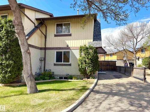 126 WOODSTOCK  Edmonton, AB T5T 0H6