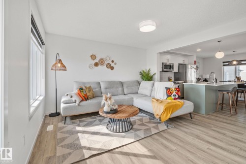 60A 1530 Tamarack Boulevard, Edmonton, AB - Indoor Photo Showing Living Room