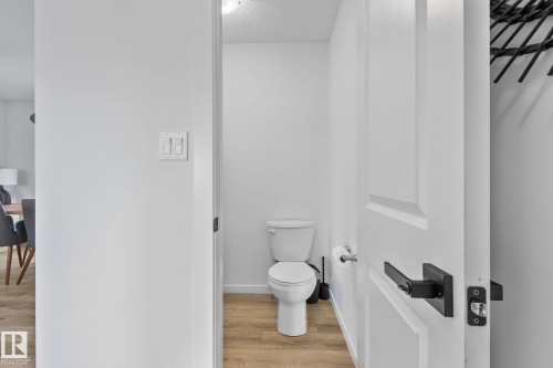 60A 1530 Tamarack Boulevard, Edmonton, AB - Indoor Photo Showing Bathroom