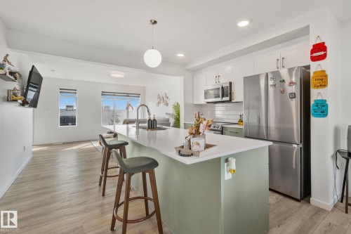 60A 1530 Tamarack Boulevard, Edmonton, AB - Indoor Photo Showing Kitchen With Upgraded Kitchen