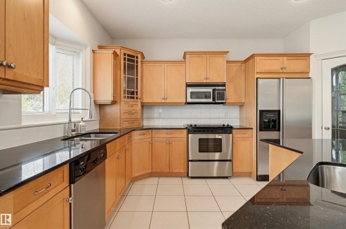 652 Henderson Street, Edmonton, AB - Indoor Photo Showing Kitchen With Double Sink