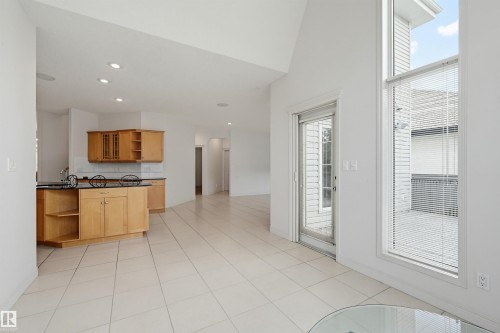 652 Henderson Street, Edmonton, AB - Indoor