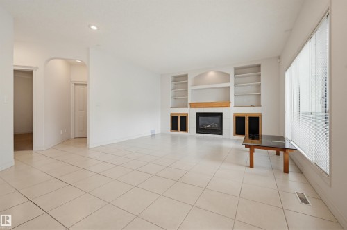 652 Henderson Street, Edmonton, AB - Indoor With Fireplace