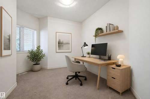 652 Henderson Street, Edmonton, AB - Indoor Photo Showing Office