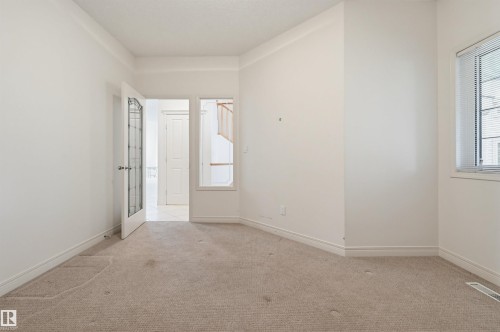 652 Henderson Street, Edmonton, AB - Indoor Photo Showing Other Room