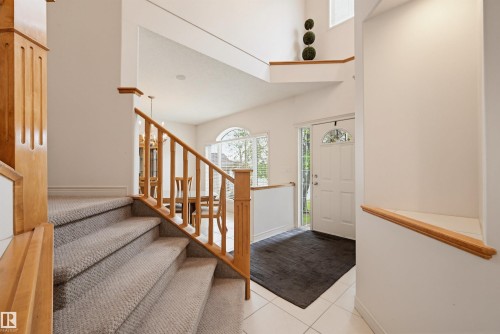652 Henderson Street, Edmonton, AB - Indoor Photo Showing Other Room