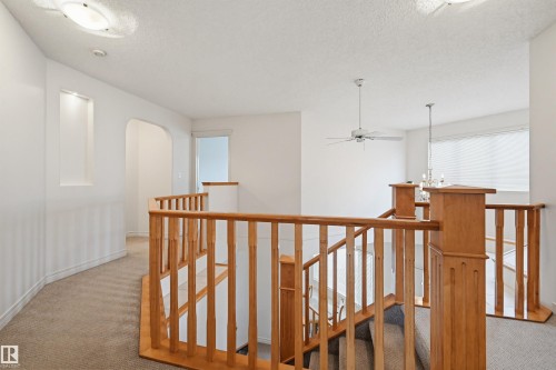 652 Henderson Street, Edmonton, AB - Indoor Photo Showing Other Room