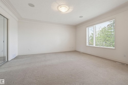 652 Henderson Street, Edmonton, AB - Indoor Photo Showing Other Room