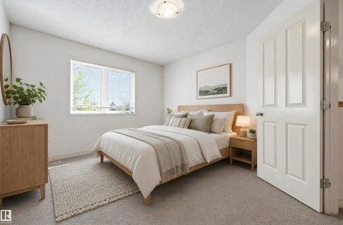652 Henderson Street, Edmonton, AB - Indoor Photo Showing Bedroom