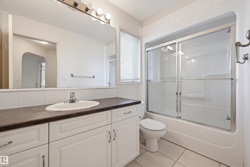 652 Henderson Street, Edmonton, AB - Indoor Photo Showing Bathroom