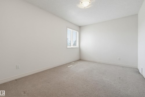 652 Henderson Street, Edmonton, AB - Indoor Photo Showing Other Room