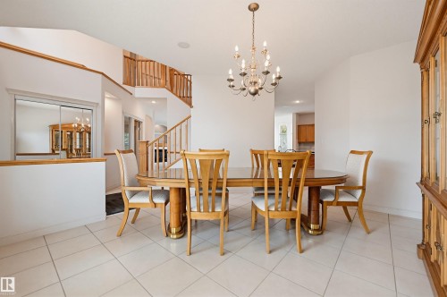 652 Henderson Street, Edmonton, AB - Indoor Photo Showing Dining Room