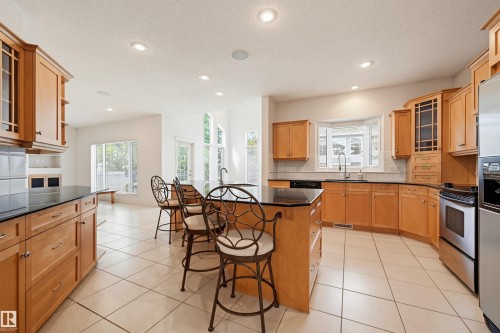 652 Henderson Street, Edmonton, AB - Indoor Photo Showing Kitchen With Double Sink