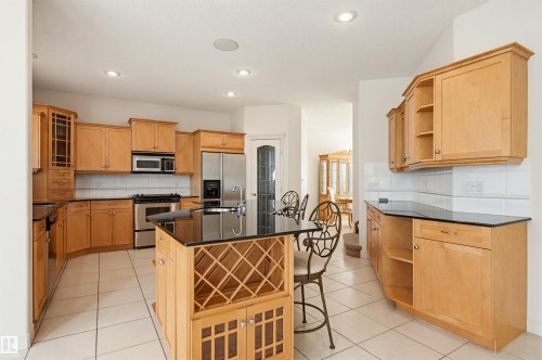 652 Henderson Street, Edmonton, AB - Indoor Photo Showing Kitchen With Double Sink