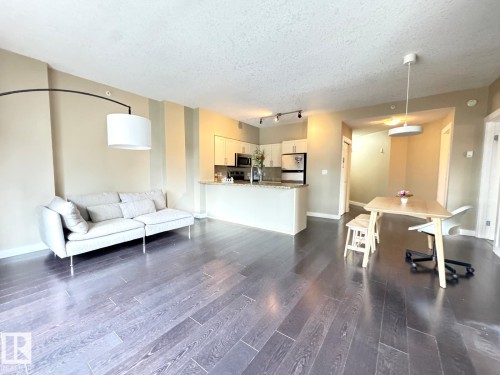 702 10136 104 Street, Edmonton, AB - Indoor Photo Showing Living Room